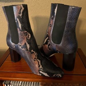 Donald Pliner ladies leather mid-calf boots